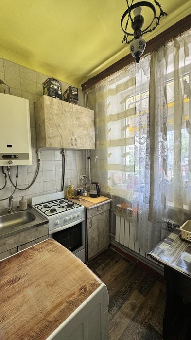 Продам 1 к.кв в центре 2 этаж