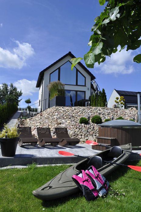 Apartament JANETTA -  domek całoroczny nad jeziorem z balią i jacuzzi