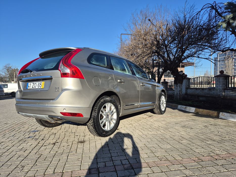 Volvo      xc 60.