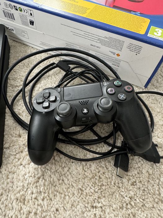 Playstation 4 com comando e caixa