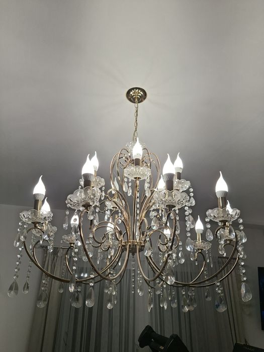 Żyrandol kryształowy na łańcuszku