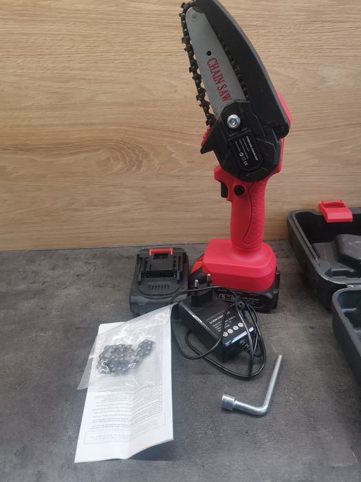 Piła łańcuchowa bezprzewodowa 4"20v z dwoma bateriami