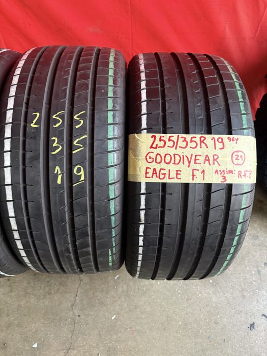 Pneus RFT 225/40/19 + 255/35/19 Goodiyear impecaveis