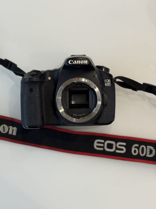 Продам фотоапарат Canon EOS 60D