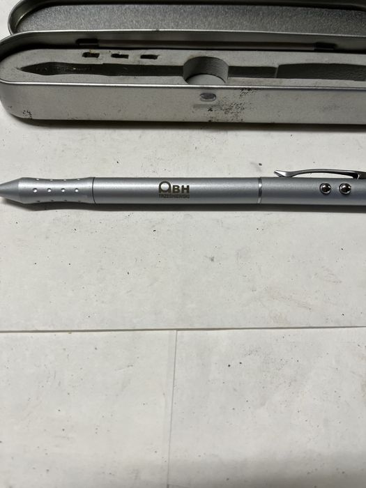 Stary laserowy długopis