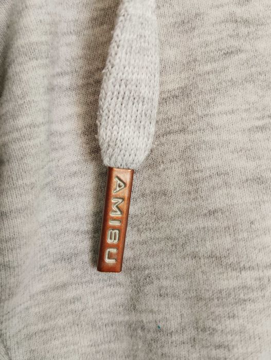 AMISU. Dresy damskie.