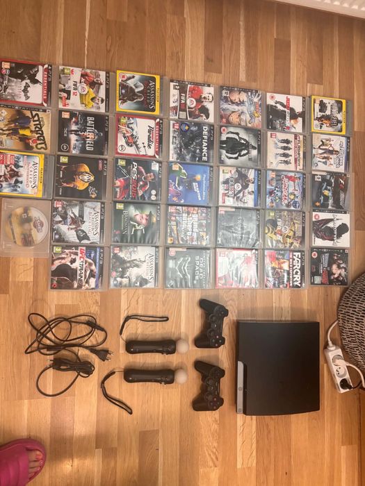 Play station PS3 Slim konsola, kable, 30+ gier, 2pady, 2 PS MOVE kamerka