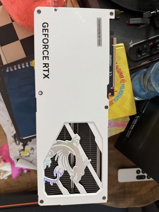 Rtx 5070 12g gaming trio oc white