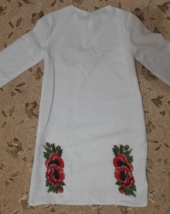 Сукня вишита бісером