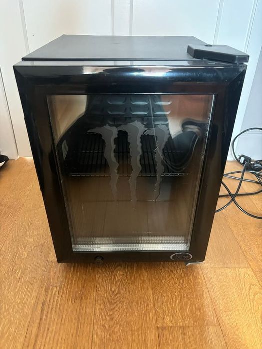 Mini lodówka Monster Energy z oświetleniem LED