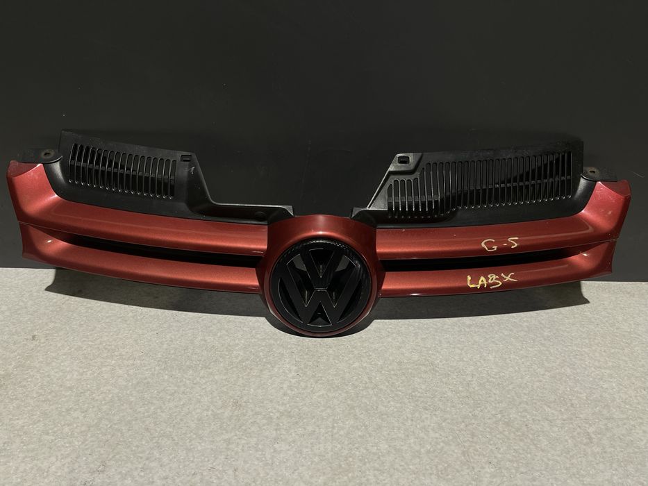 Решітка радіатора Volkswagen golf 5 хетчбек Передня решітка Гольф 5