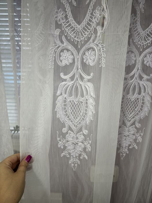 Тюль в кімнату молочна в хорошому стані