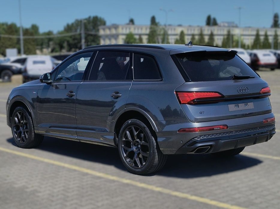 Audi Q7 Cena katalogowa: 495 860 PLN