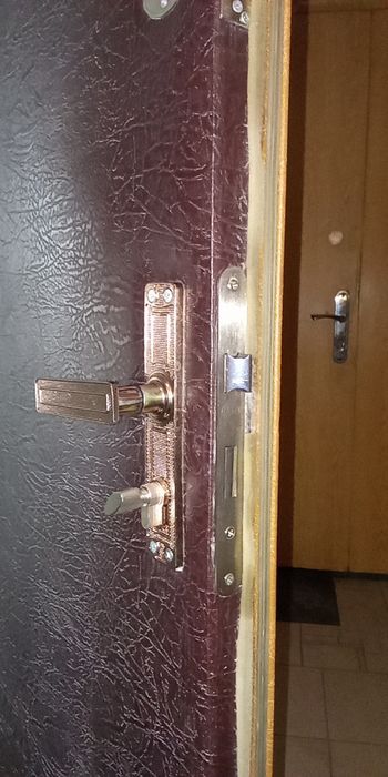 Аварійне відкриття замків та заміна замків.