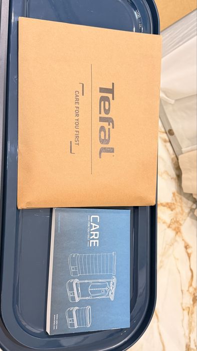 складна шафа-відпарювач для одягу TEFAL
