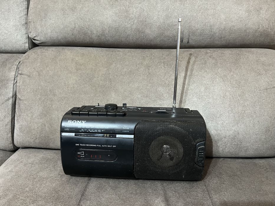Sony CFM-10L Radio Odtwarzacz Kaset Sprawne