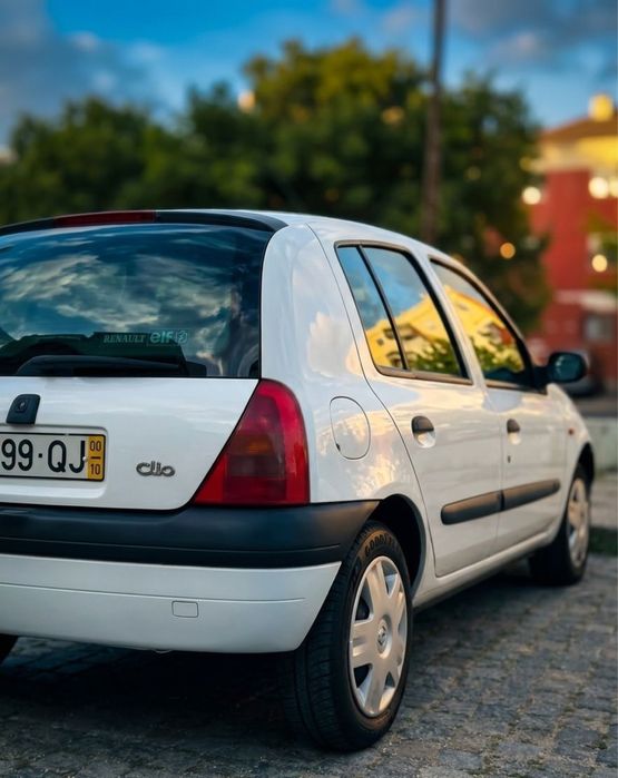 Renault clio  ano 2000 gasolina