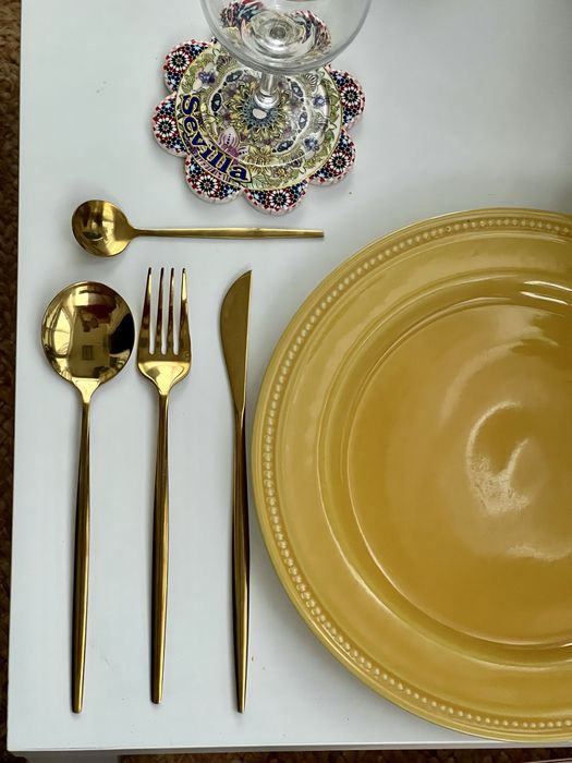 Conjunto de talheres dourados – 24 peças