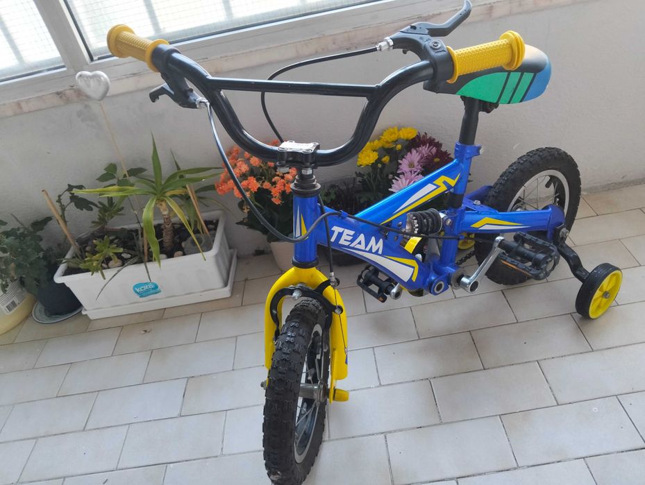 Bicicleta de criança com rodinhas