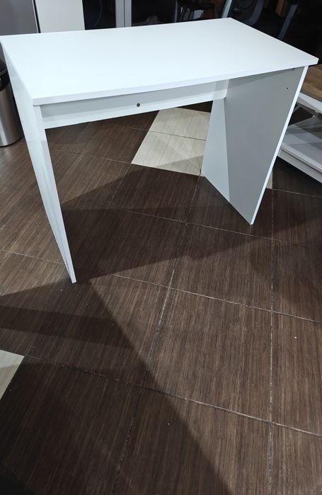 Biała toaletka . Biurko. Nowe.