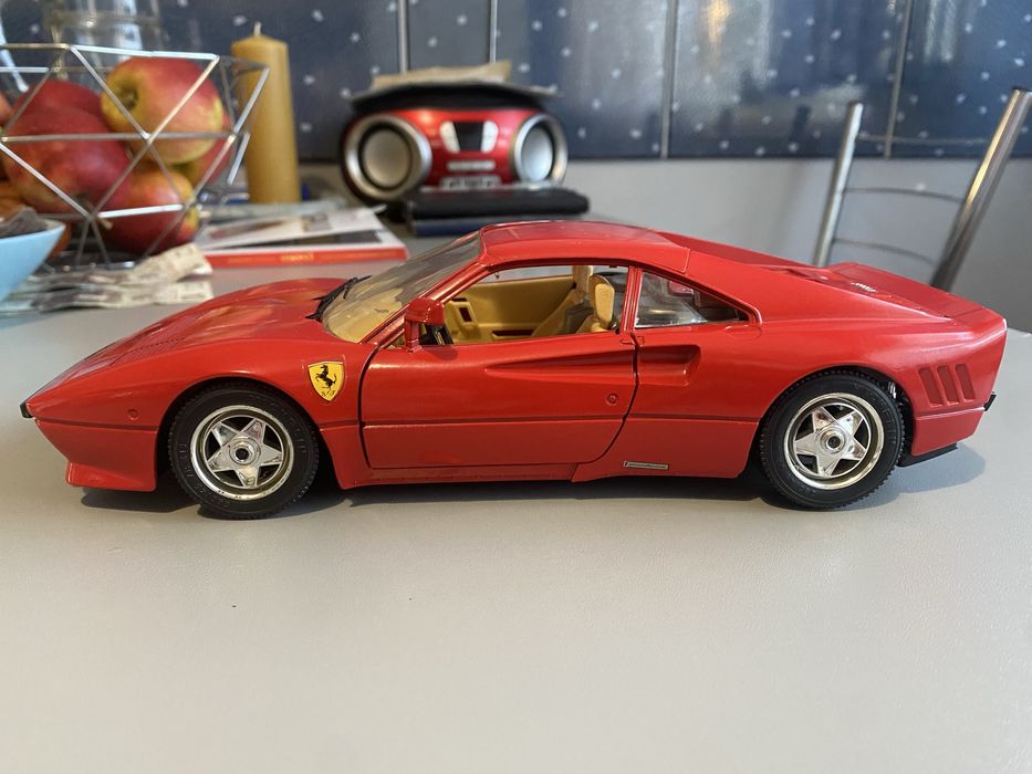 Ferrari 288 GTO 1:18 Bburago Made in Italy
