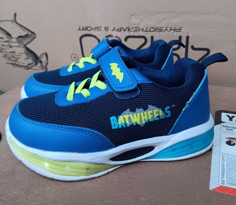 Sneakersy LED Batwheels r.29