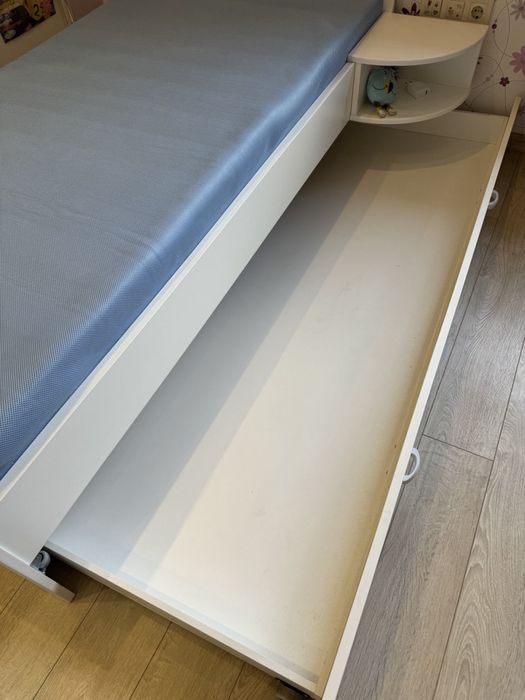 Односпальная кровать