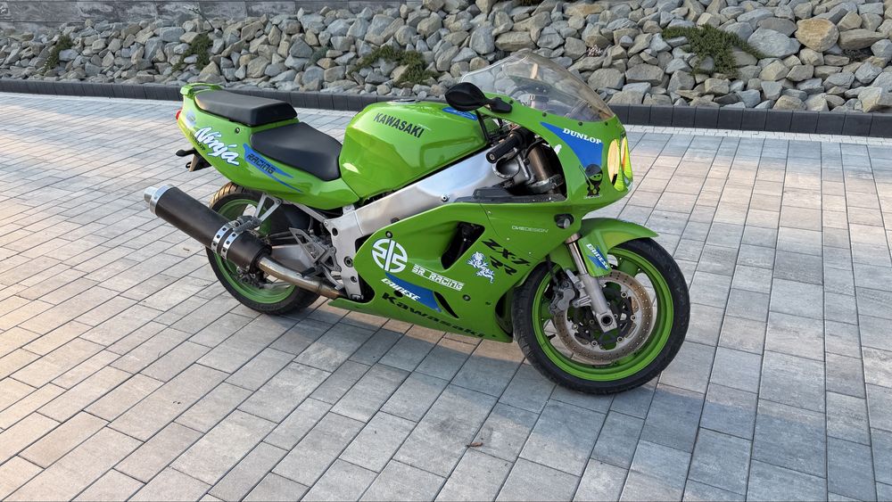 Kawasaki 750 zxr