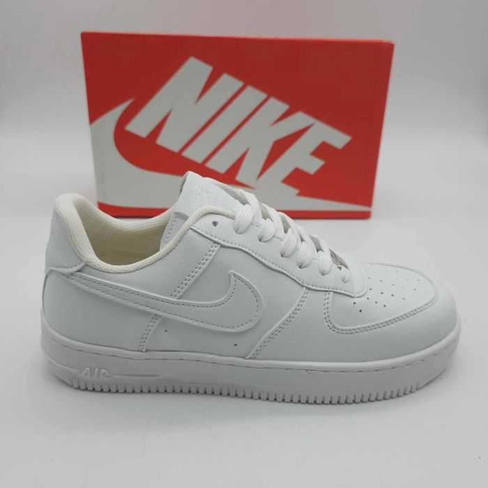 Ténis Nike Air Force brancos, unisexo