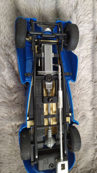 Carro Bugatti atlantic ano 1936 escala 1/ 24 Burago