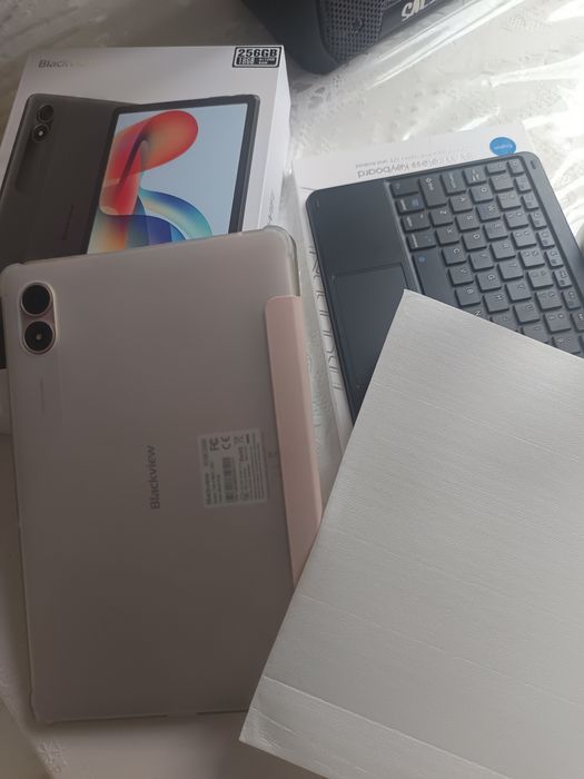 Tablet com capa e teclado