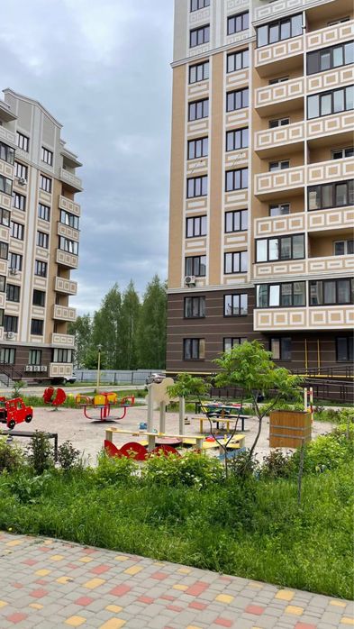 Продаж 2 кімнатної квартири Крюківщина , вулиця відродження 3 , 74 квадрати  до Київа 5 хвилин Держпрограми. БЕЗ КОМІСІЇ