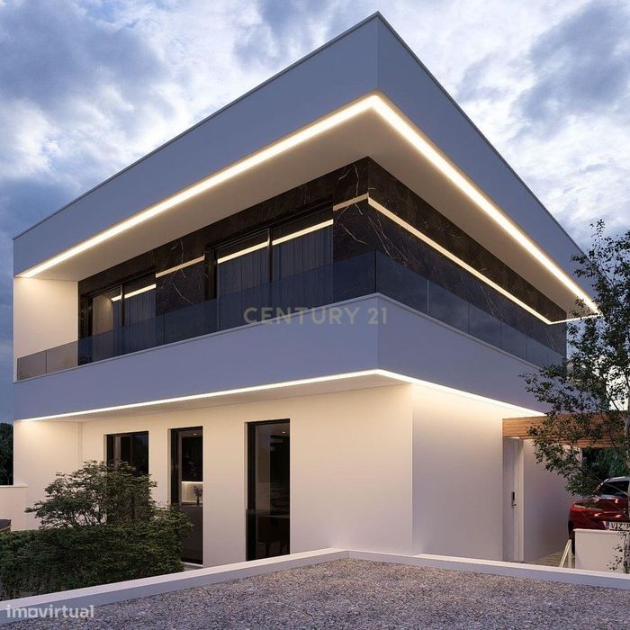 Moradia Moderna em Construção - Charneca da Caparica