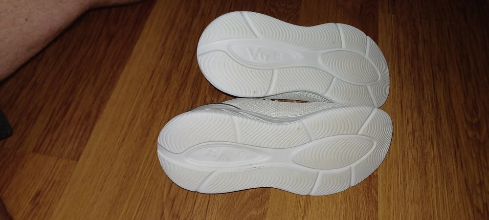 Buty sportowe Vty stan bdb r. 40