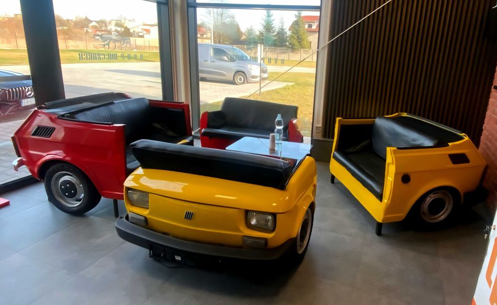 Stolik, komoda, barek, kanapa, sofa z Malucha Fiata 126p, Moto-Meble