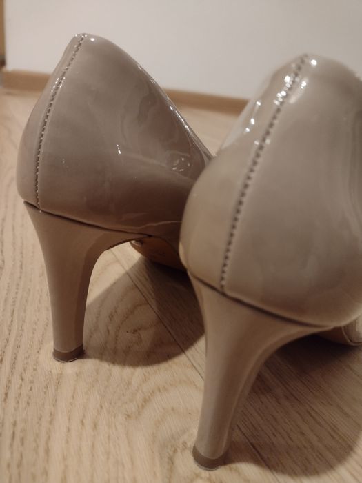 Ryłko buty beżowe skóra lakierowana 39, 8cm 1zl InPost teraz!obcas