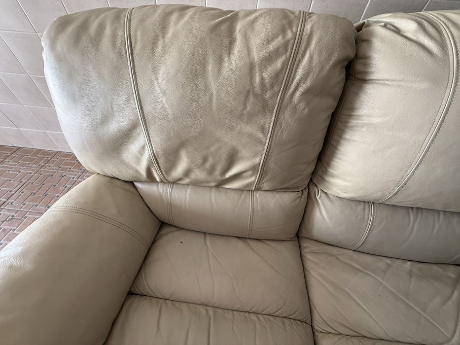 Sofá Relax Chateau d’Ax 3 Lugares – Pele Bege | Excelente Conforto