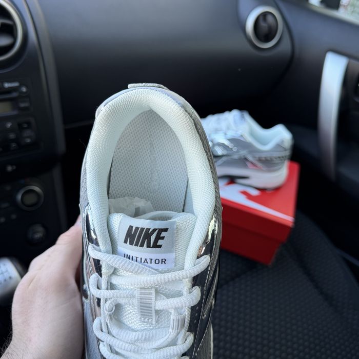 Жіночі кросівки найк інітіатор сірі  Nike Initiator Grey Silver Castom