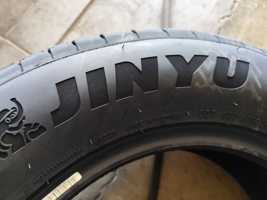 Pneus 195/65r15 Jinyu Novos