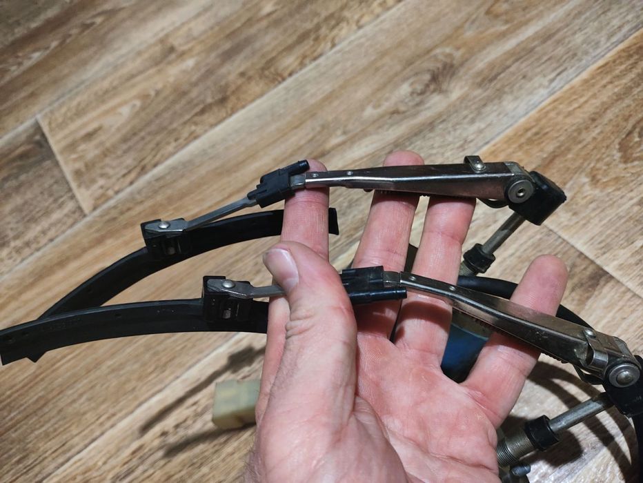 Склоочисники фар Нива нові