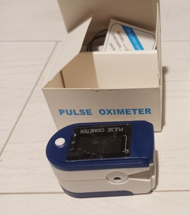 Пульсоксиметр на палец. Пульс оксиметр.