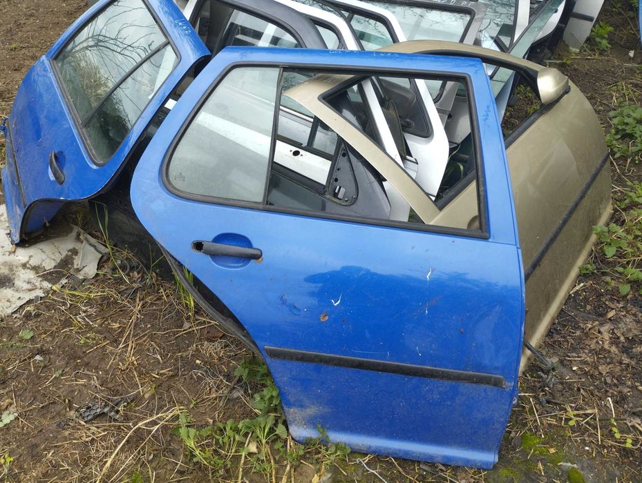 Golf 4  Drzwi Lusterko Winda Podnośnik zamek Klamka Szyba