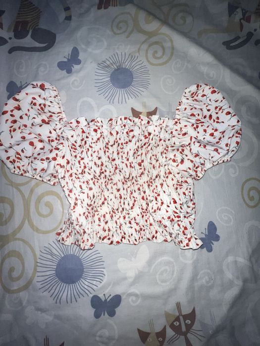 Жіночий кроп-топ