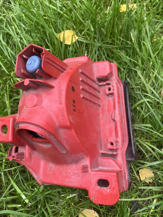 Задній привий ліхтар . Lexus LX