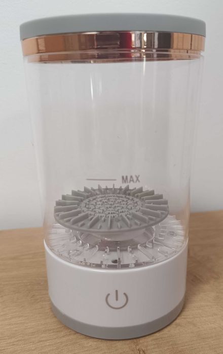 Automatyczna myjka do pędzli do makijażu