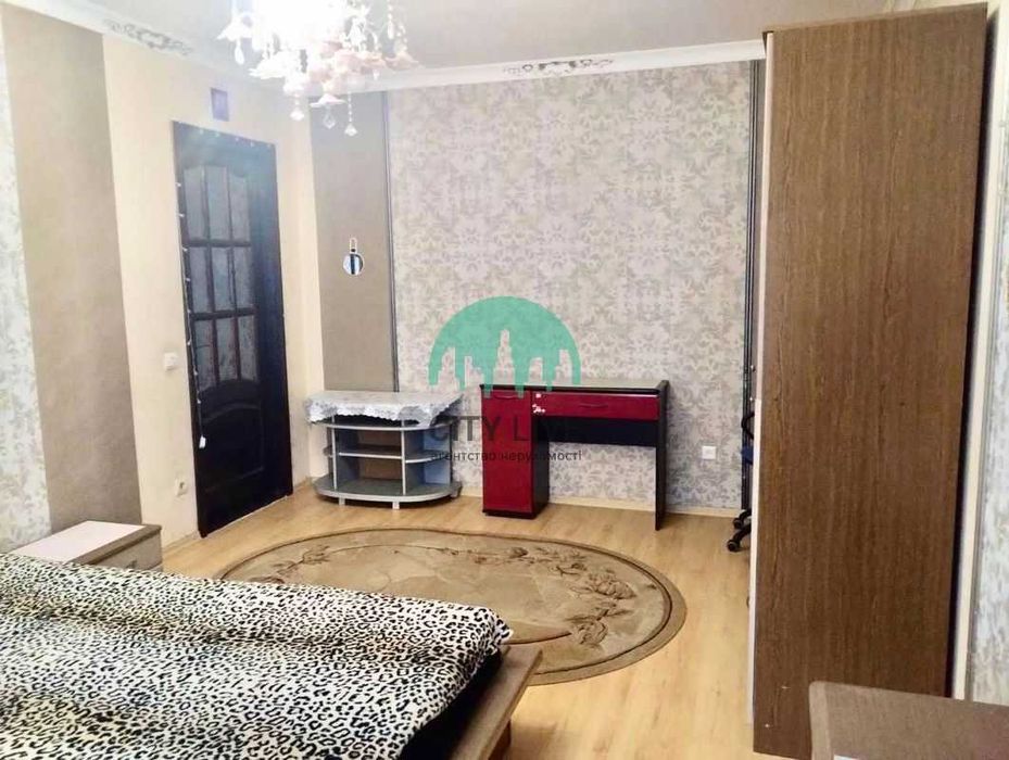 Підселення в  квартиру для дівчини, індив. опалення, Пасічна (П)