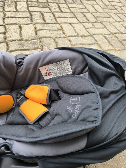 Carrinho bebé mais ovo.
