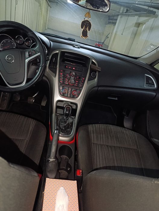 Opel astra J 2011