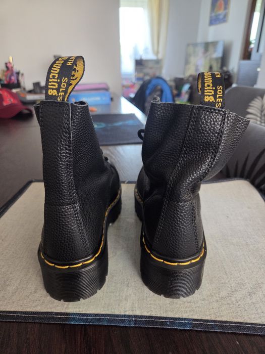 Buty, kultowe glany Dr. Martens Sinclair