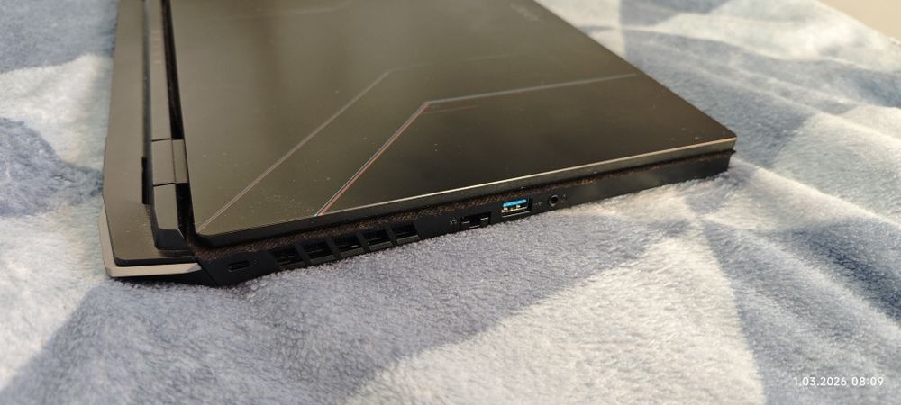 laptop Acer Nitro 5 i7 12 gen RTX 4050 6 GB 32GB RAM DDR5 1.5 TB SSD